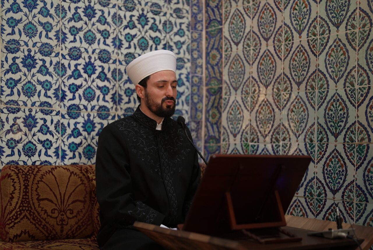  İstanbul'da, Topkapı Sarayı'nın en çok ziyaret edilen bölümlerinden Mukaddes Emanetler