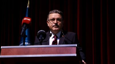 Karadeniz Teknik Üniversitesi'nde (KTÜ) düzenlenen "İnsan Kaynakları Kariyer Kongresi ve