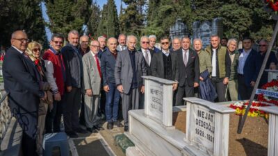  Trabzonspor'un kurucu başkanlarından Rıfat Dedeoğlu, vefatının 21. yılında kabri başında