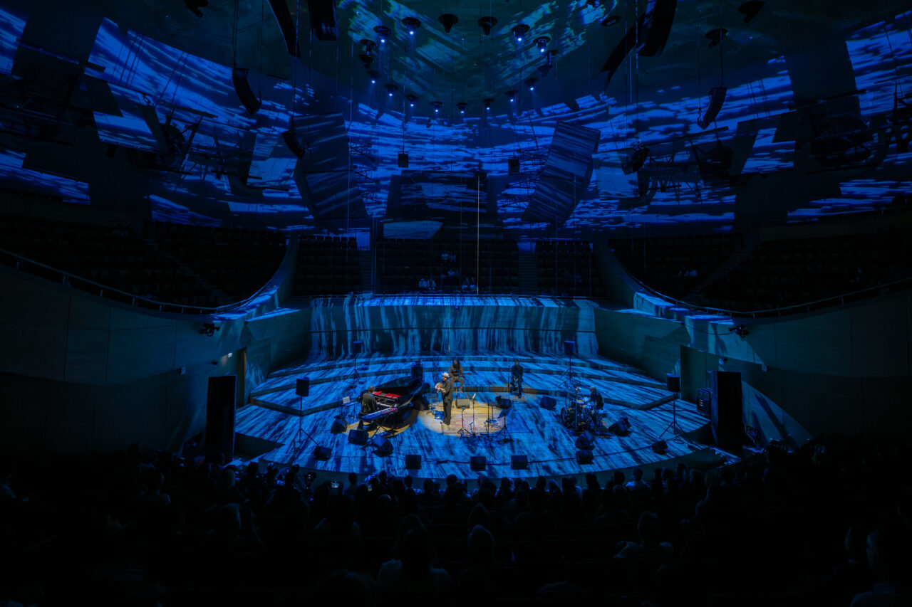 Tunuslu besteci, ud virtüözü ve vokalist Dhafer Youssef, başkentte müzikseverlerle