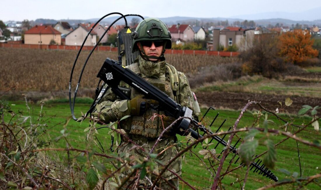 NATO'nun Kosova'daki Barış Gücü (KFOR) bünyesinde görevli Türk askerinin, Kosova