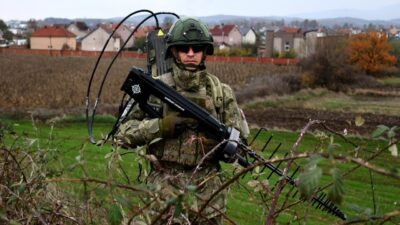 NATO'nun Kosova'daki Barış Gücü (KFOR) bünyesinde görevli Türk askerinin, Kosova