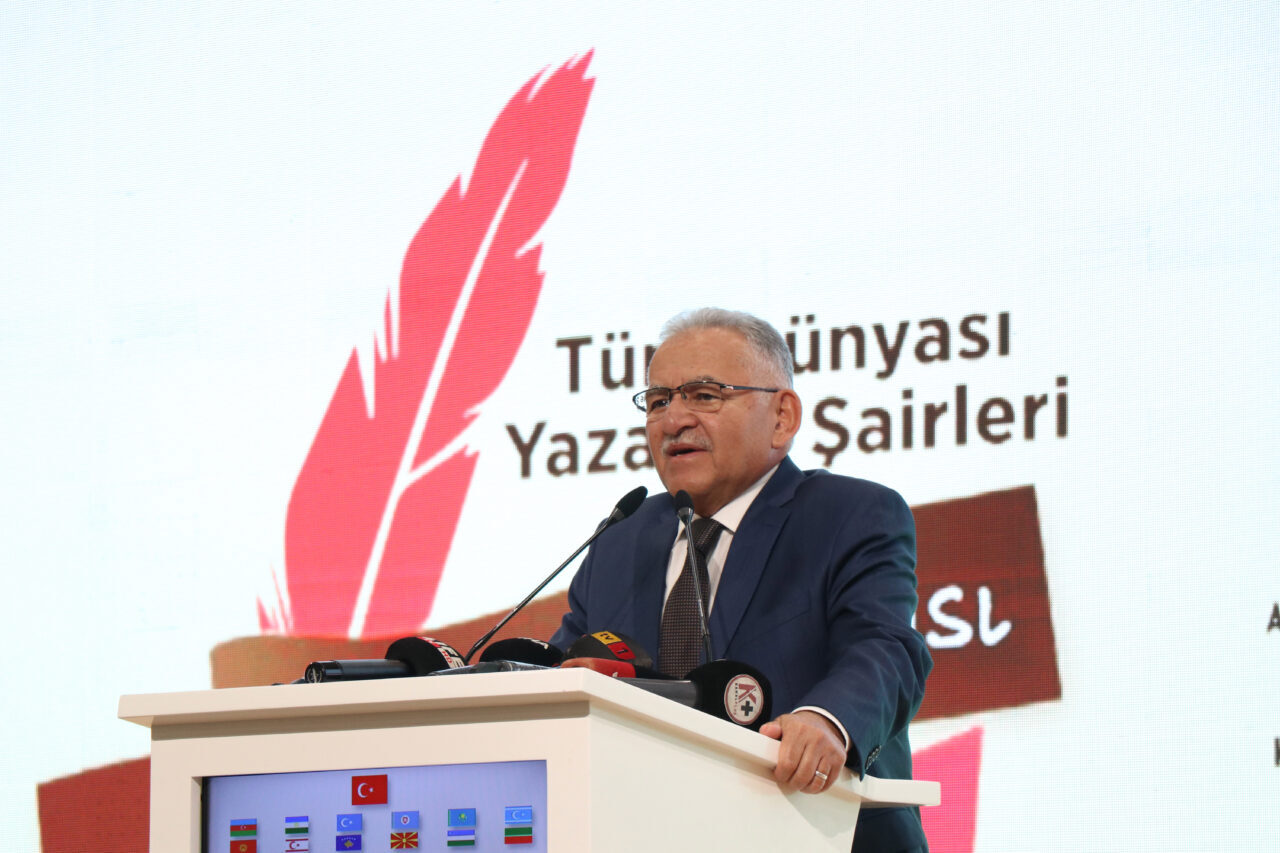 Kayseri'de "Türk Dünyası Yazar ve Şairler Talas Buluşması" etkinliği başladı.