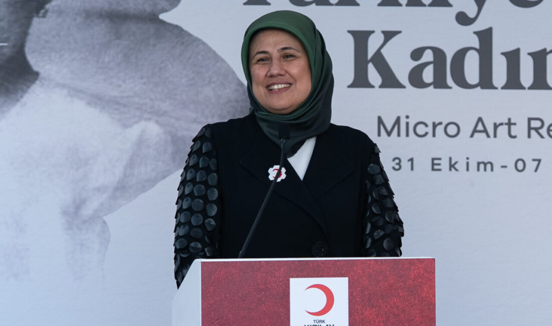 Türk Kızılay, Cumhuriyet tarihinde iz bırakan 44 kadının minyatür portrelerini