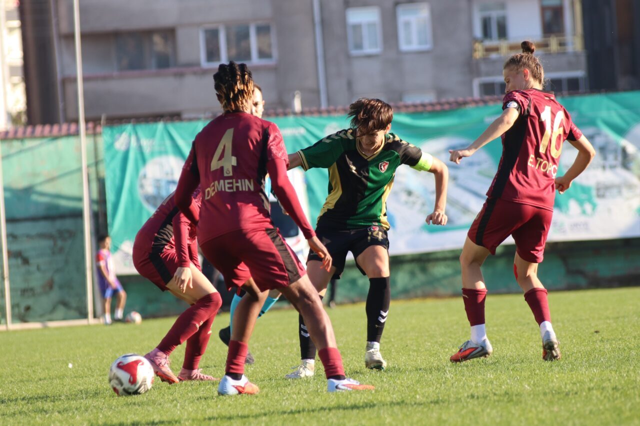 -  Turkcell Kadın Futbol Süper Ligi'nin 7. haftasında Galatasaray GAİN,