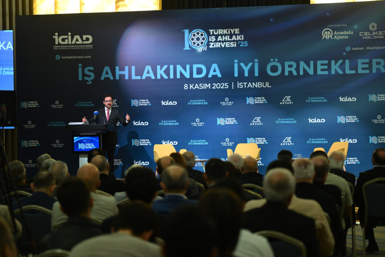 İstanbul'da Türkiye İktisadi Girişim ve İş Ahlakı Derneği (İGİAD) tarafından