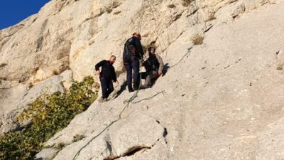 Van'ın Tuşba ilçesinde, kayalıklarda mahsur kalan kişi, Afet ve Acil