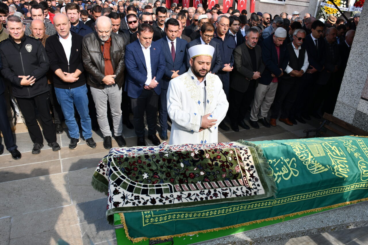  Ankara'da tedavi gördüğü hastanede 83 yaşında yaşamını yitiren, Kültür ve