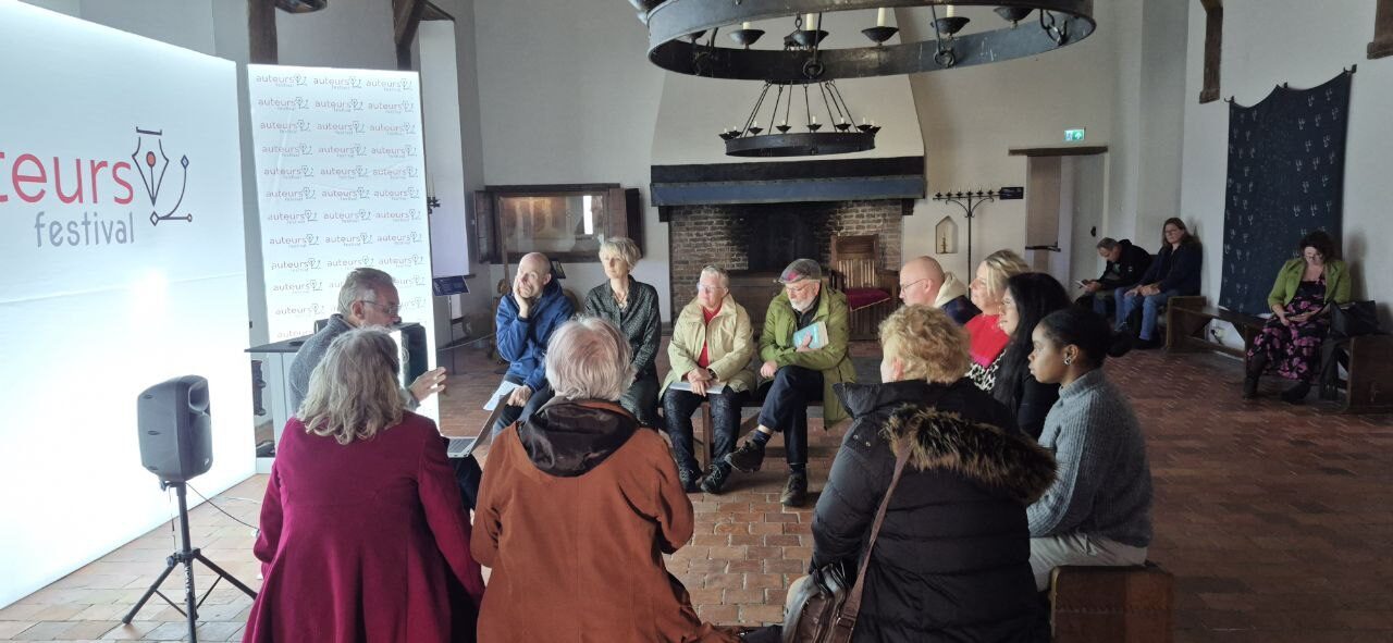 Bu yıl "sözün gücü" sloganıyla düzenlenen yazar ve okur festivali