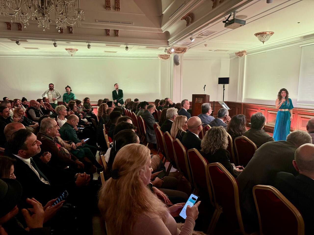  Yunanistan'ın İstanbul Başkonsolosluğunca, Yunan besteci Mikis Theodorakis'in doğumunun 100. yılı