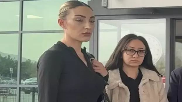 Yalova’daki evinin kapalı terasında pencereden düşerek hayatını kaybeden sanatçı Güllü’nün