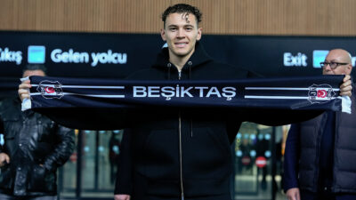 Beşiktaş’ın prensip anlaşmasına vardığı Arnavut futbolcu Kristjan Asllani, transfer görüşmelerini