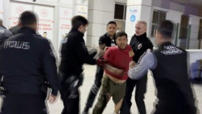Aksaray’da gaspa uğradıklarını öne sürdükleri kişiler tarafından bıçaklanan 3 yaralıdan