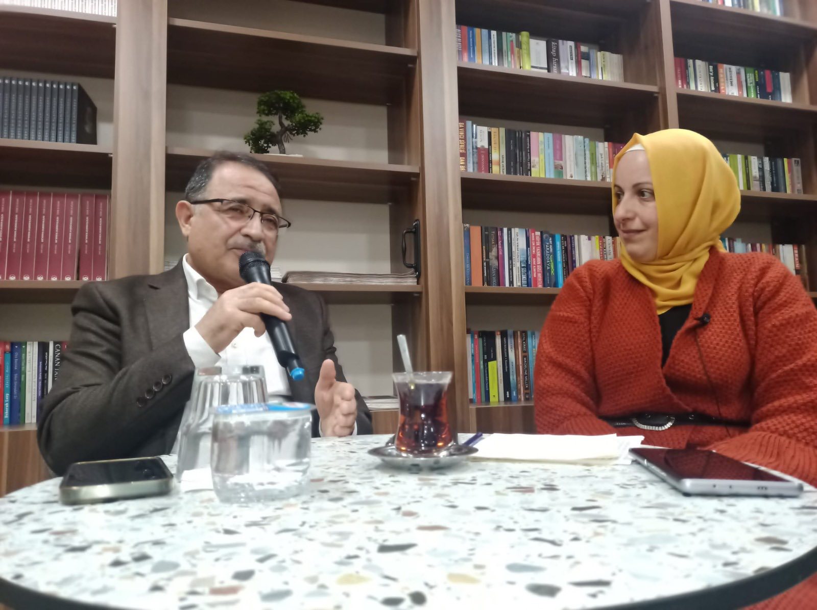 İstanbul’da düzenlenen Bâbıâli Sohbetleri’nde Doğu Türkistan’daki insan hakları ihlalleri ve