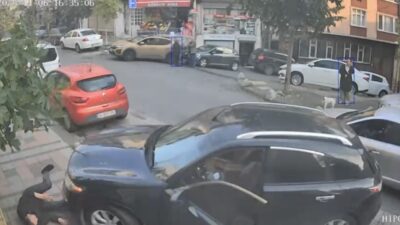 Kağıthane’de geri manevra yapmak isteyen 48 yaşındaki sürücü, aracından düştükten