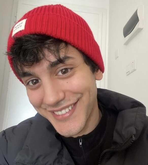 İstanbul’da geçtiğimiz 15 Ağustos’ta şiddetli rüzgarın etkisiyle devrilen bir ağacın