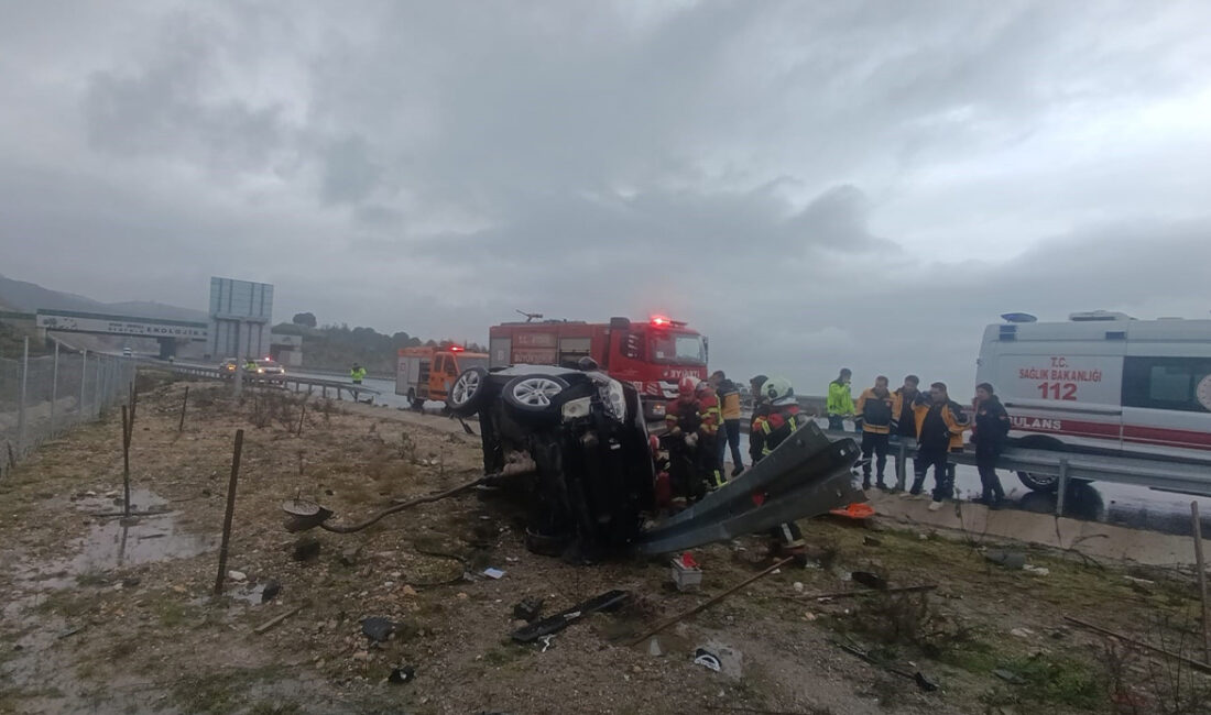 Aydın’ın Yenipazar ilçesinde meydana gelen trafik kazasında kontrolden çıkan bir