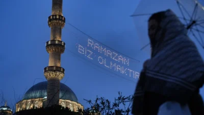 Ramazan-ı Şerif’in ilk günü öncesinde, yüzyıllardır sürdürülen mahya geleneği İstanbul