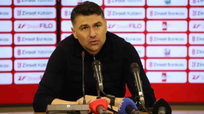 Gaziantep Futbol Kulübü Teknik Direktörü Burak Yılmaz, 4-0 kaybederek Türkiye