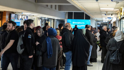 Altın fiyatlarında yaşanan düşüş, İstanbul’da vatandaşları harekete geçirdi. Özellikle Kuyumcukent’te