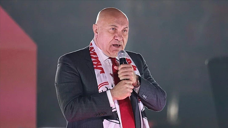 Samsunspor, ligde oynanan ve tartışmalı hakem kararlarının damga vurduğu karşılaşmanın