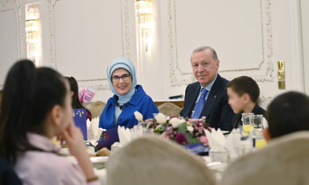 Cumhurbaşkanı Recep Tayyip Erdoğan ve eşi Emine Erdoğan, devlet himayesi