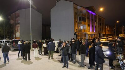 Sivas’tan kutsal topraklara gitmek üzere bir firmaya para ödeyen vatandaşlar