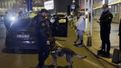 İstanbul’da polis ekipleri tarafından Taksim’de ‘Huzur İstanbul’ adlı asayiş uygulaması