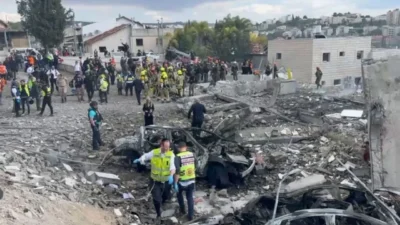 İran’ın, İsrail’in Beit Shemesh kentine düzenlediği balistik füze saldırısında 20’den