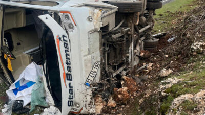 Mardin’de yolcu otobüsünün devrilmesi sonucu meydana gelen trafik kazasında 24