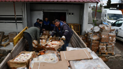 Şanlıurfa’nın Siverek ilçesinde zabıta ekiplerince düzenlenen operasyonda son kullanma tarihi