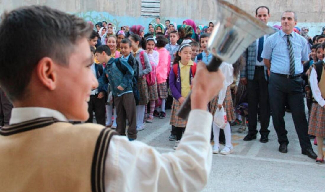 Milli Eğitim Bakanı Yusuf Tekin, ara tatillerin kaldırılacağı iddialarına ilişkin,