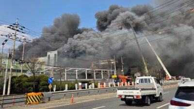 Güney Kore’nin Daejeon kentindeki otomotiv yedek parçaları üreten bir fabrikada