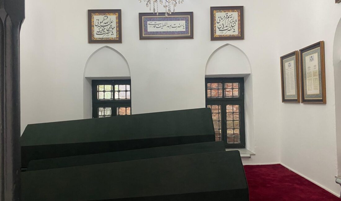 Osmanlı Cihan Devleti’ne payitahtlık yapmış, hemen her sokağı bir velînin