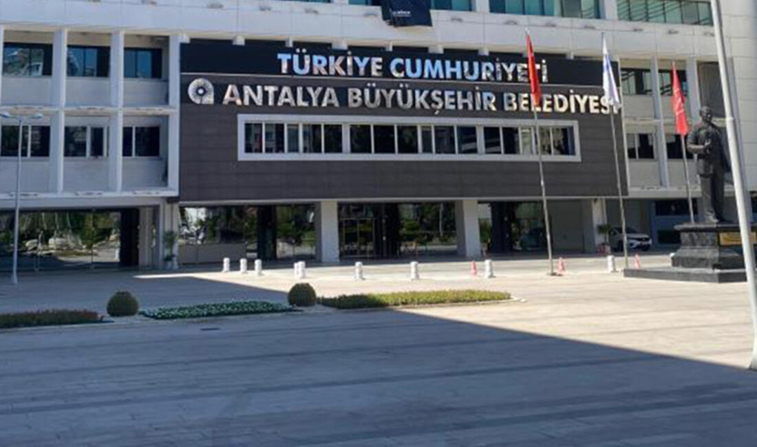 Antalya Büyükşehir davasında ara karar: Muhittin ve Gökhan Böcek’e tutukluluğa