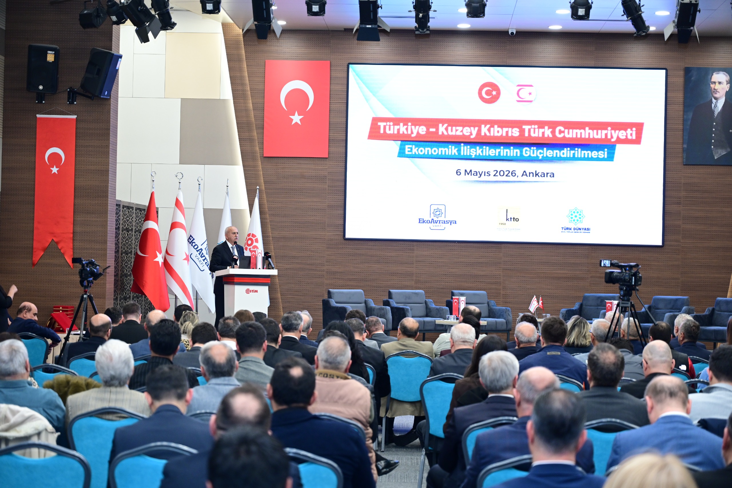 Ankara’da düzenlenen Türkiye-KKTC ekonomi zirvesinde yatırım, üretim ve ticaret alanındaki