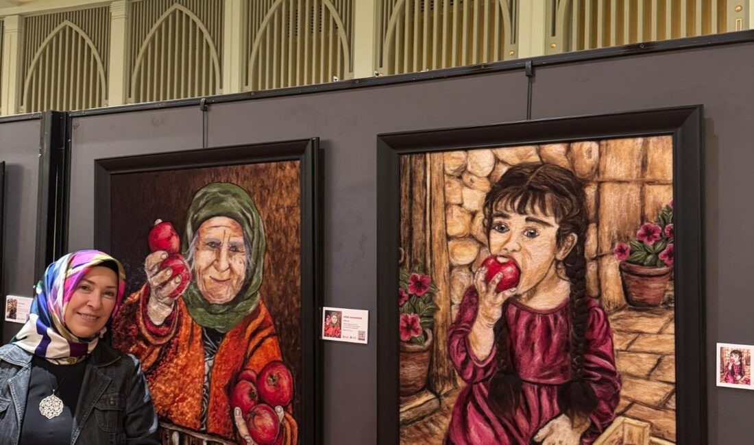 İstanbul’un sanat kalbi Beyoğlu, bugünlerde yünün sabun ve suyla yoğrularak