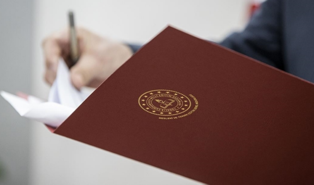 AÖL 3. dönem sınavları 18-19 Temmuz tarihleri arasında gerçekleşecek. Son