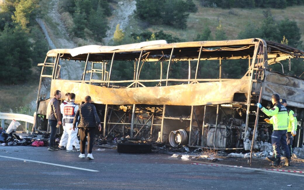 Denizli-Aydın Otoyolu Sarayköy ilçesinde sabaha karşı meydana gelen ve 8