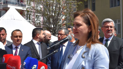 Afyonkarahisar'da AK Parti'ye katılan Belediye Başkanı Burcu Köksal, Afyonkarahisar’a daha
