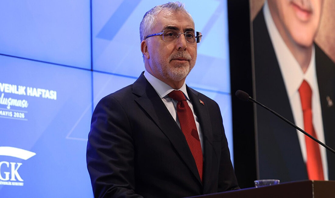 Çalışma ve Sosyal Güvenlik Bakanı Vedat Işıkhan, "Aile Yılı" kapsamında