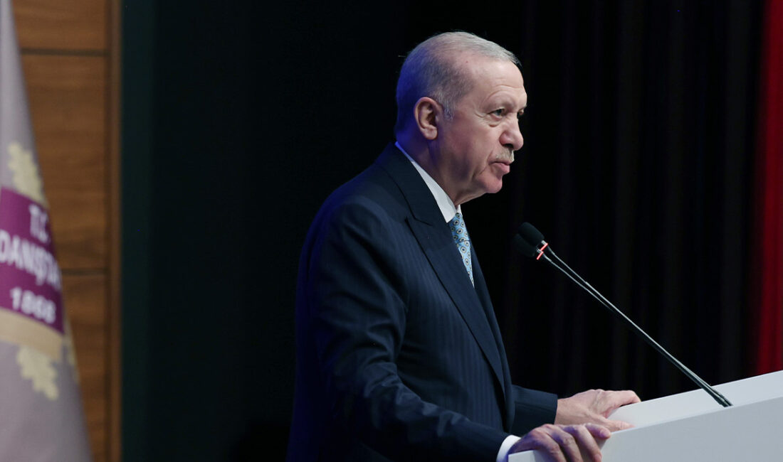 Cumhurbaşkanı Erdoğan: "Anayasayı darbecilerin veya seçkinlerin belirleyip topluma dayattıkları bir