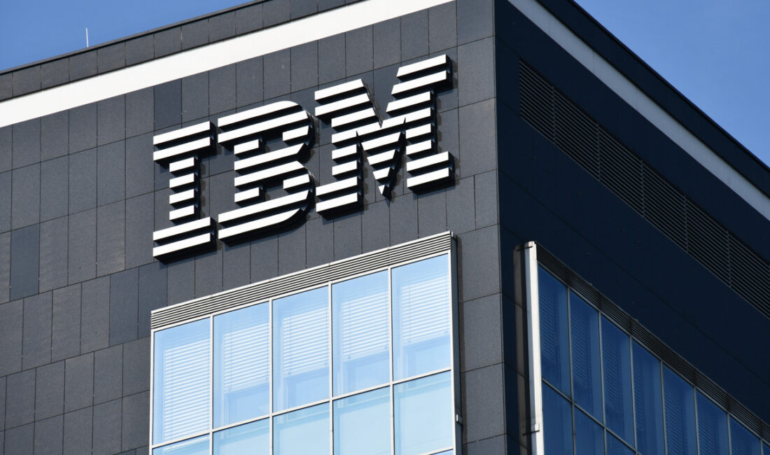 Donanımda kurduğu imparatorluğu yazılımla taçlandırmak isteyen IBM, Microsoft’un pratik hamleleri