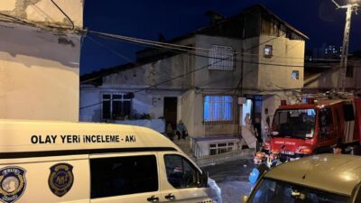 İstanbul Eyüpsultan'da 3 katlı binanın bodrum katında çıkan yangında 2'si