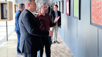Adıyaman, bugünlerde “onaltı” serlevhalı ebru sergisiyle şenleniyor. Adıyaman Üniversitesi Sosyoloji