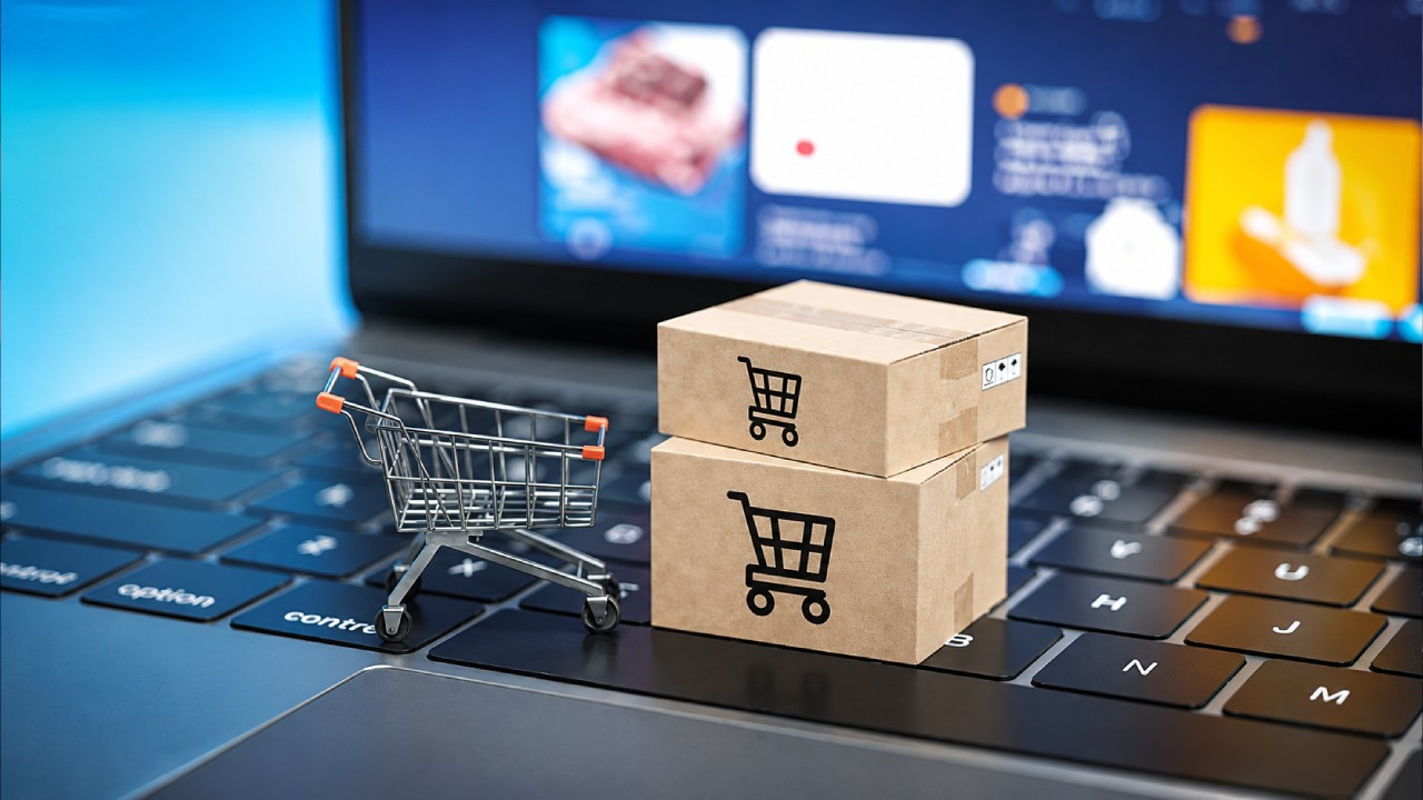 Türkiye’de geçen yıl e-ticaret hacmi 4,6 trilyon liraya ulaşırken, kadınların