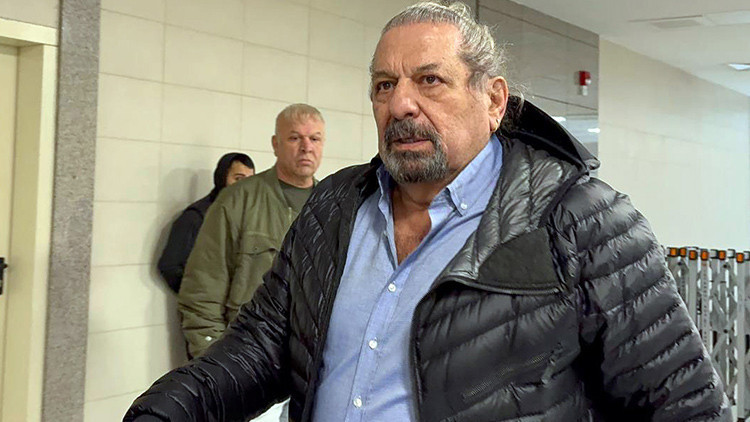 Spor yorumcusu ve eski hakem Erman Toroğlu hakkında, televizyon kanalında