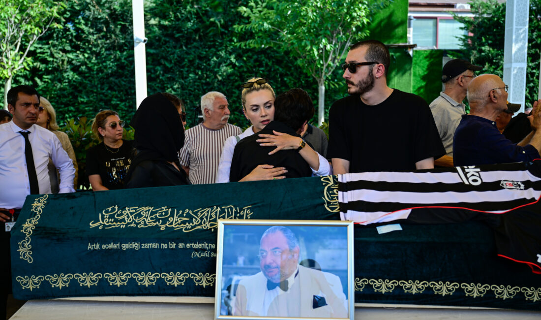 66 yaşında hayatını kaybeden gazeteci ve haber spikeri Reha Muhtar,