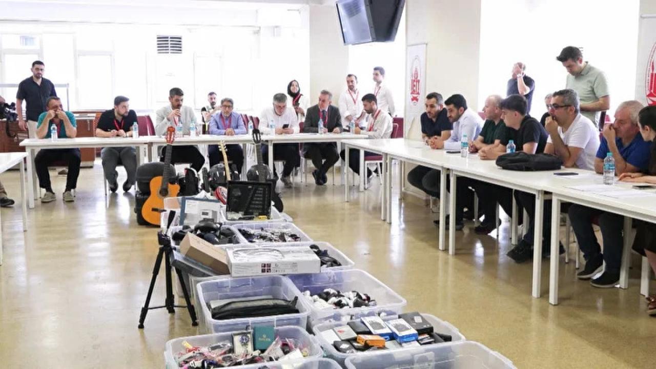 İstanbul'da İETT araçlarında unutulan ve bir yıl boyunca sahipleri tarafından