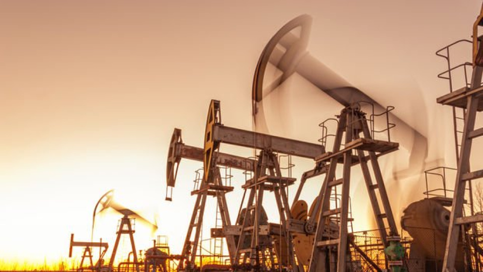 Petrol, ABD yaptırımlarını kaldıracak geçici bir anlaşma imzalamasının ardından perşembe